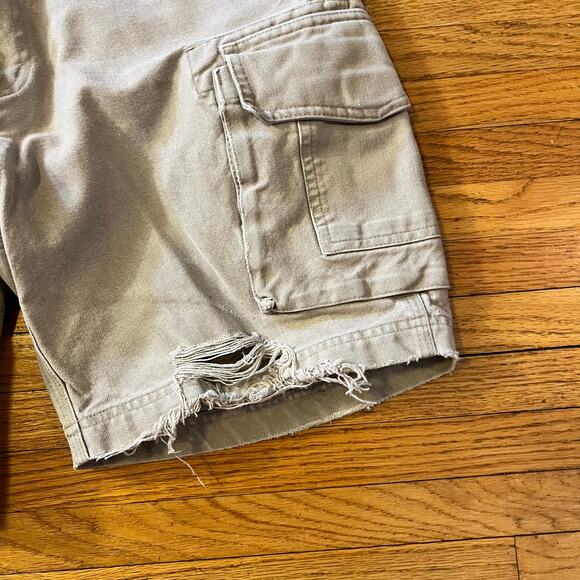 Duluth Shorts Mens 32 Cargo Carpenter Tan Beige Work Outdoor - Picture 2 of 10